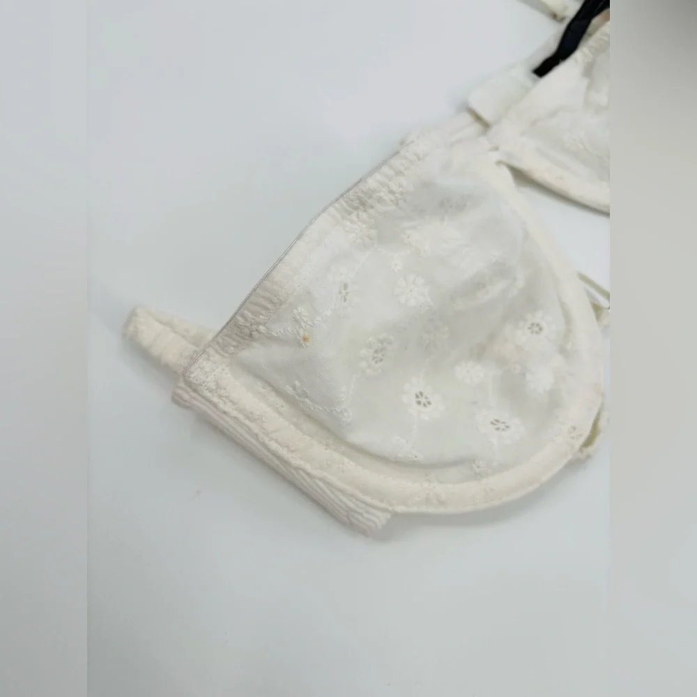 NWT Out from under Urban Outfitters eyelet underwire bra